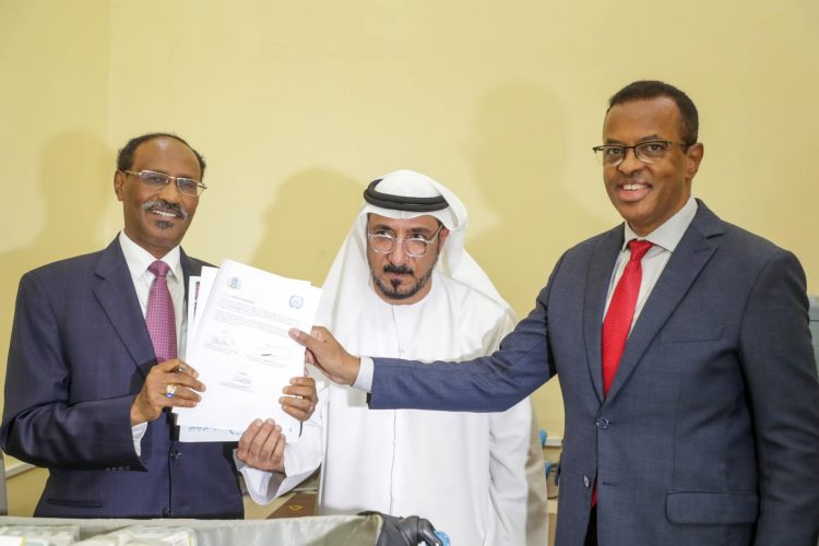 صور | مراسم تسليم دولة الإمارات 9.6 مليون دولار أمريكي لدعم الصومال إغاثيا وتنمويا
