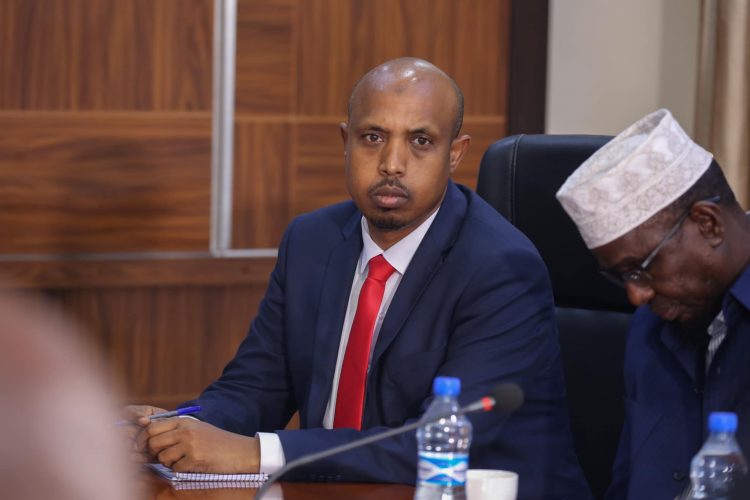 فخامة رئيس الجمهورية يجتمع مع رجال الأعمال الصوماليين في كينيا | صور