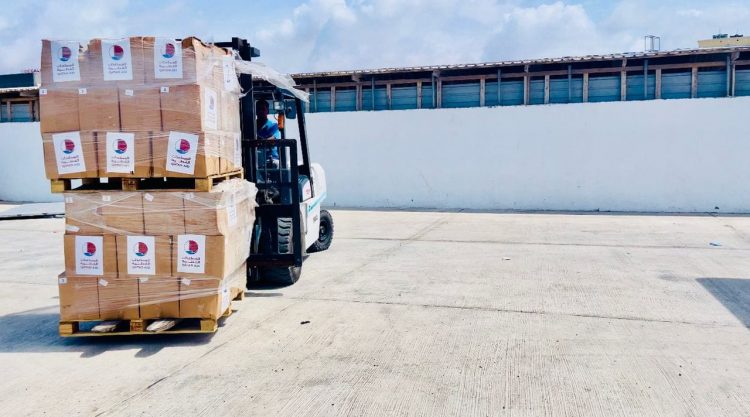 مساعدات قطرية وسعودية تصل إلى البلاد