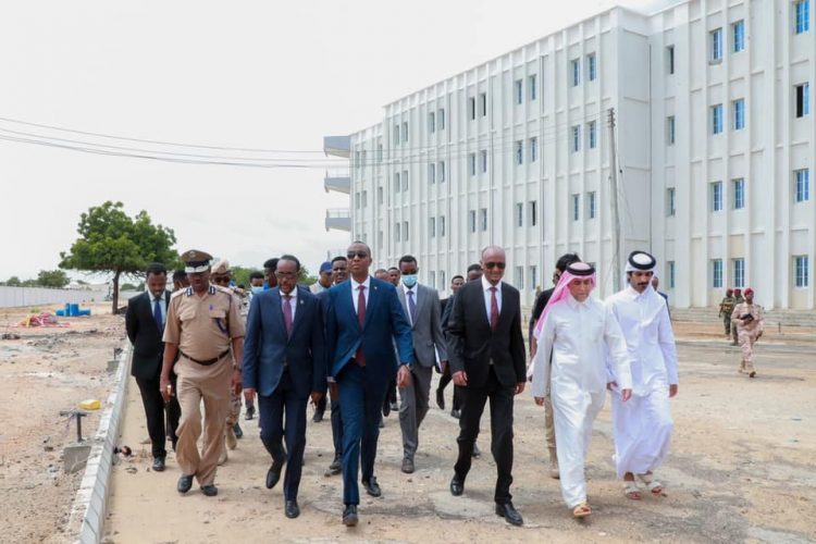 رئيس الوزراء الجديد يتفقد المقر الجديد لمجلس الوزراء الذي تموله دولة قطر الشقيقة|صور