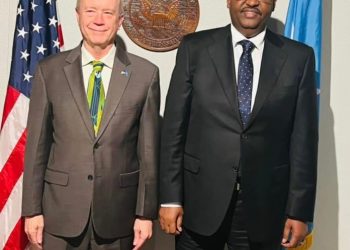 رئيس ولاية بونتلاند يجتمع مع السفير الأمريكي