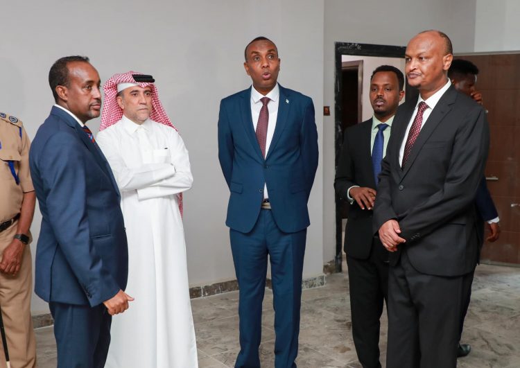 رئيس الوزراء الجديد يتفقد المقر الجديد لمجلس الوزراء الذي تموله دولة قطر الشقيقة|صور