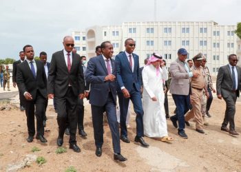 رئيس الوزراء الجديد يتفقد المقر الجديد لمجلس الوزراء الذي تموله دولة قطر الشقيقة|صور