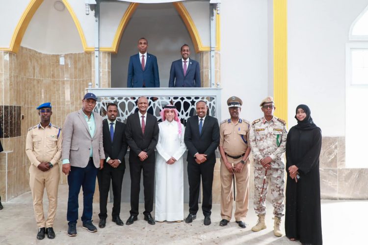 رئيس الوزراء الجديد يتفقد المقر الجديد لمجلس الوزراء الذي تموله دولة قطر الشقيقة|صور