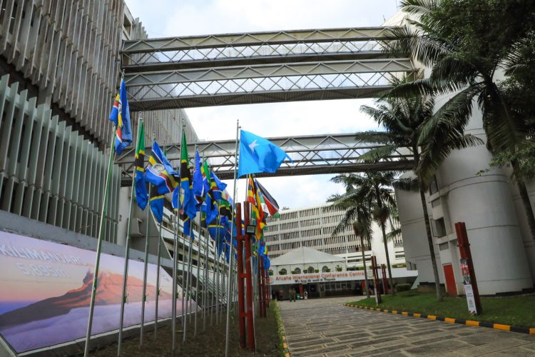 رئيس الصومال يجدد طلب انضمام الصومال إلى “مجموعة شرق إفريقيا”