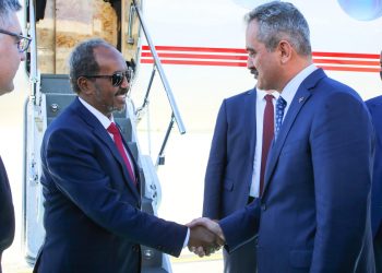 صور وصول فخامة الرئيس حسن شيخ محمود إلي العاصمة التركية أنقره