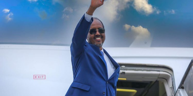 غادر رئيس الجمهورية إلى تنزانيا للمشاركة في مؤتمر مجموعة شرق إفريقيا (EAC)