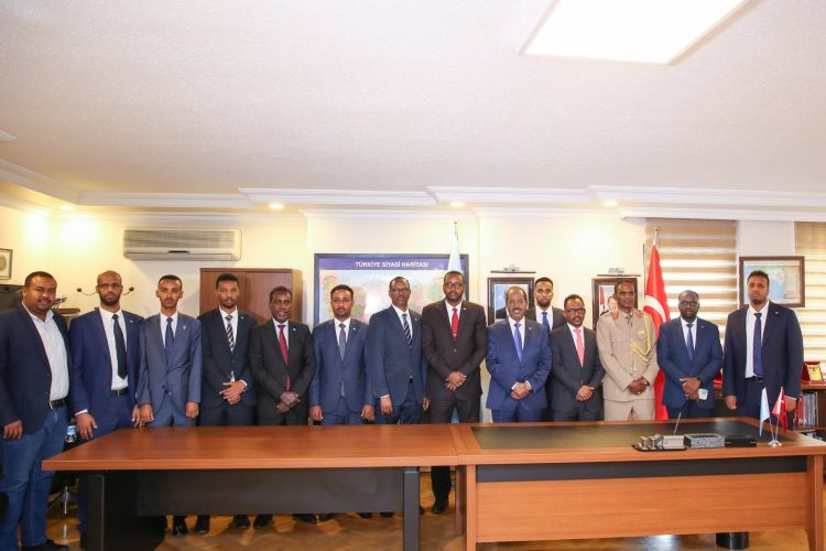 فخامة الرئيس: الصومال يعتزم إصلاح السلك الدبلوماسي وتحسين أوضاع الدبلوماسيين| صور