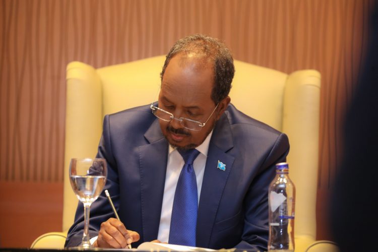 صور | لقاء رئيس الجمهورية برجال الأعمال والطلاب والجالية الصومالية في تركيا