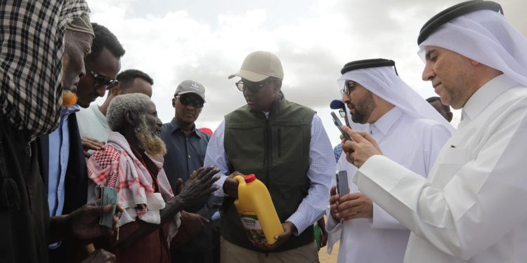 المبعوث الرئاسي للجفاف يشيد بدور دولة قطر في إيصال المساعدات للنازحين في الصومال