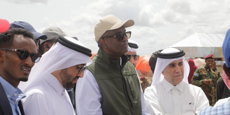 المبعوث الرئاسي للجفاف يشيد بدور دولة قطر في إيصال المساعدات للنازحين في الصومال