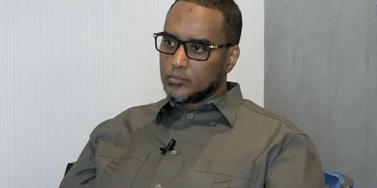 فهد ياسين مدير المخابرات السابق : لاتستخفوا عبور حركة الشباب للجانب الإثيوبي