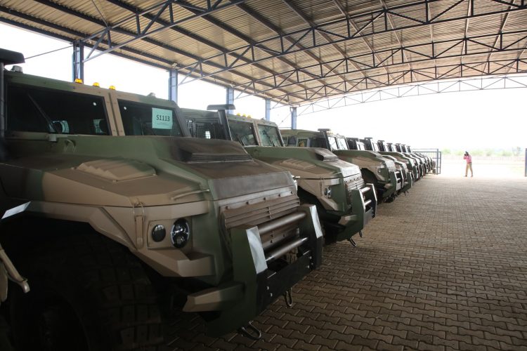 رئيس الجمهورية يزور مصنعا للجيش الأوغندي (صور)