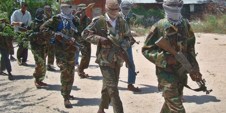 فرص نجاح مقديشو في محاربة “الشباب” بعد الدعم الأمريكي والإقليمي