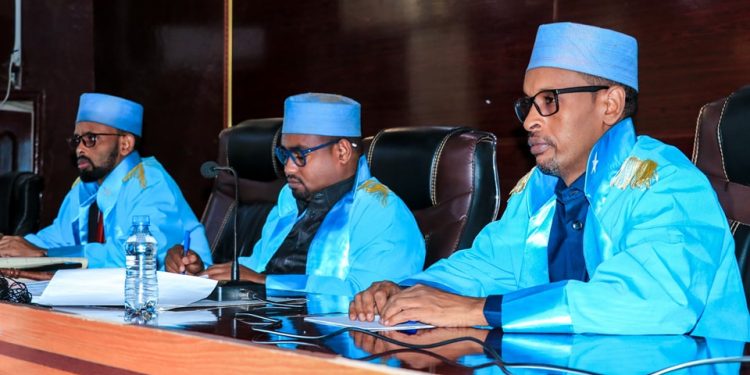 الصومال: أحكام بالسجن لمتهمين بقضايا فساد