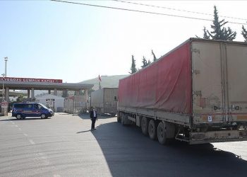 الأمم المتحدة تستأنف إرسال المساعدات إلى شمال سوريا عبر تركيا