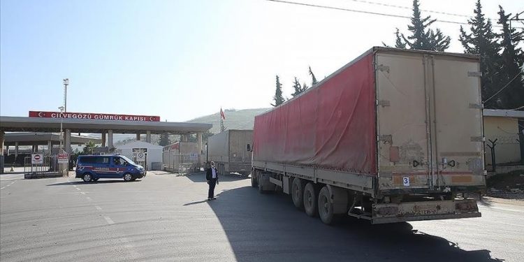 الأمم المتحدة تستأنف إرسال المساعدات إلى شمال سوريا عبر تركيا