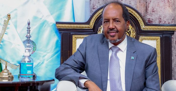 الرئيس الصومالي يؤكد تضامن بلاده مع تركيا