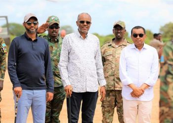 رئيس ولاية جنوب الغرب الصومالية يشرف على خطة تسريع المرحلة الثانية من تحرير البلاد