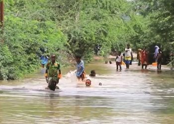 موجة نزوح جماعية بفيضانات جنوب الصومال