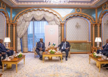 البرهان والرئيس الجيبوتي يبحثان تطورات الأوضاع فى السودان