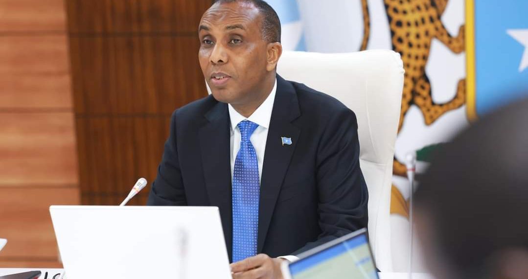 بالصور… مجلس الوزراء الصومالي يناقش عمليات إنقاذ المتضررين من الأمطار والفيضانات