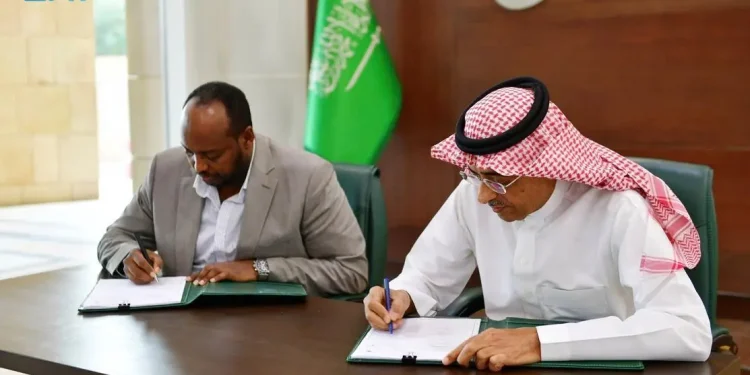 مركز الملك سلمان للإغاثة يوقع اتفاقية تعاون مشتركة لتحسين الظروف المعيشية للسكان المتضررين من الجفاف والأزمات الإنسانية في الصومال