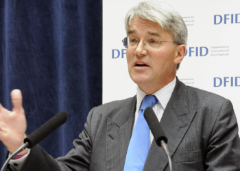 وزير الدولة لشؤون التنمية البريطاني: بلادنا تلتزم بدعم الصومال في محاربة الإرهاب