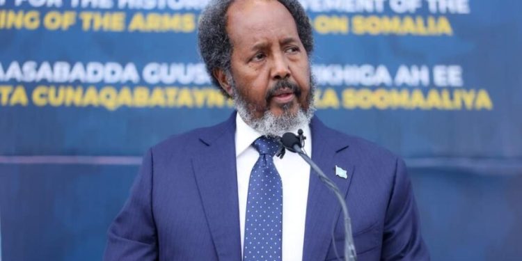 الرئيس الصومالي: الحكومة تتحمل المسؤولية الكاملة عن إدارة ومراقبة الأسلحة