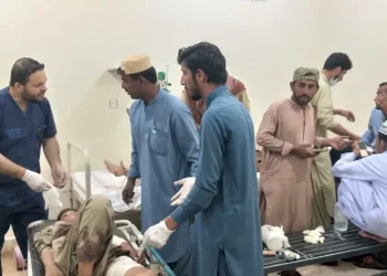 24 قتيلا بهجوم انتحاري استهدف قاعدة عسكرية في باكستان