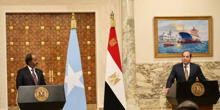 الرئيس السيسي: مصر لن تسمح بتهديد وحدة واستقرار الصومال