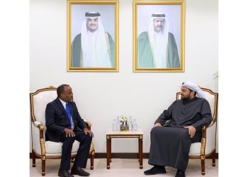 وزير الدولة بوزارة الخارجية القطرية يجتمع مع القائم بأعمال وزير الشؤون الخارجية والتعاون الدولي في الصومال