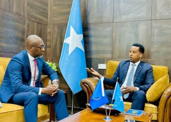 نائب وزير الخارجية الصومالي يتسلم أوراق إعتماد الممثل الجديد للمفوضية السامية للأمم المتحدة لشؤون اللاجئين