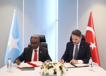 الصومال  توقع اتفاق تعاون مع تركيا في مجال الطاقة