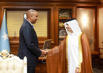 رئيس الوزراء الصومالي يستقبل السفير القطري لدى مقديشو