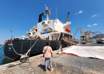 الحوثيون يطالبون السفن بالحصول على تصاريح دخول لمياه اليمن الإقليمية