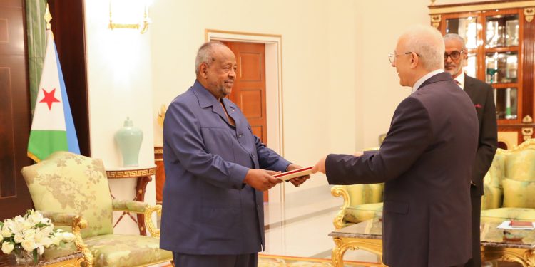 رئيس جيبوتي يتسلم أوراق اعتماد ثلاثة سفراء جدد لدى بلاده