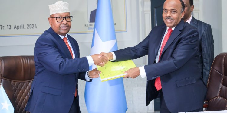 أحمد معلم فقي يتولى منصب وزير خارجية الصومال