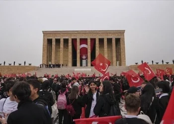 تركيا تحتفل بعيد “الطفولة والسيادة الوطنية”