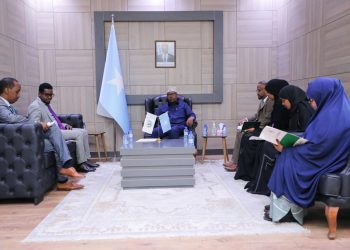 وزير الخارجية الصومالي يستقبل رئيس بعثة الإيقاد