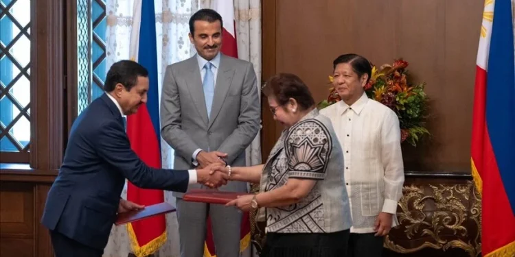 أمير قطر ورئيس الفلبين يشهدان توقيع اتفاقيات ومذكرات تفاهم