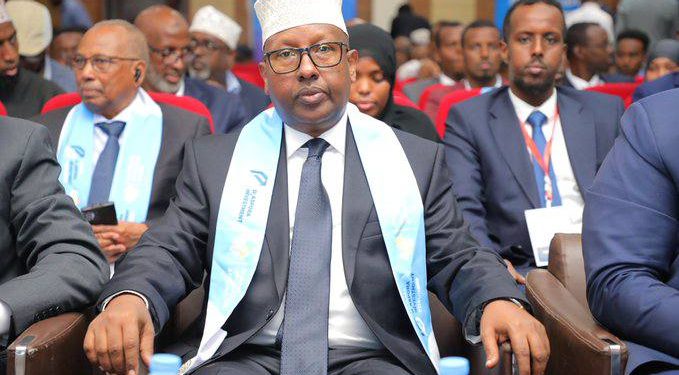 وزير الخارجية الصومالي يدعو المغتربين  إلى الاستثمار في بلادهم