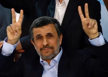 انتخابات رئاسة إيران.. نجاد يقدم أوراق ترشحه