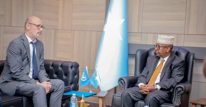 وزير الخارجية الصومالي يستقبل نائب الممثل الخاص للأمين العام للأمم المتحدة