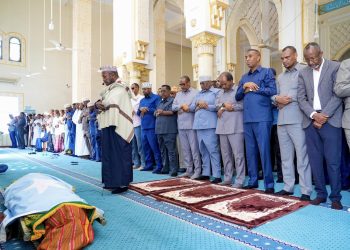 رئيس مجلس الشعب الصومالي السابق يوارى الثرى بحضور قادة البلاد