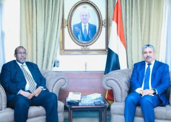 سفير الصومال لدى مصر يلتقي سفير اليمن بالقاهرة