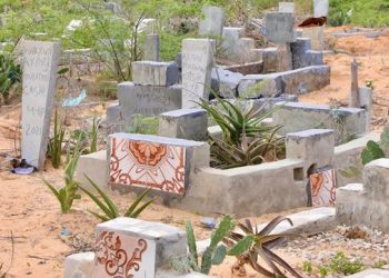 الحكومة تواجه معارضة شديدة ضد خططها لنبش القبور في مقبرة أكاديمية الشرطة