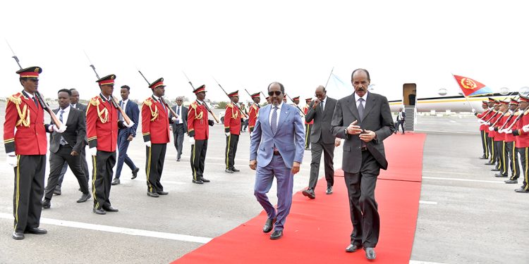 للمرة السابعة منذ انتخابه… الرئيس الصومالي يزور أسمرة