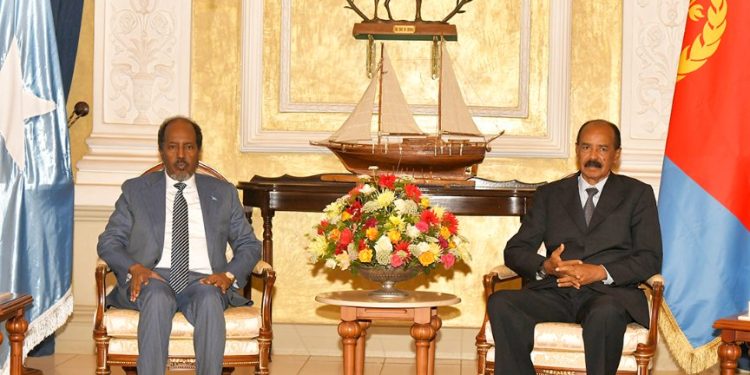 قمة صومالية إريترية بأسمرة لتعميق التعاون في القطاعين الأمني ​​والاقتصادي