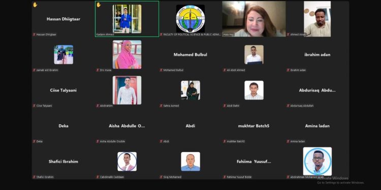 قسم الصحافة والإعلام بجامعة مقديشو يستضيف محاضرة تثقيفية حول المشهد المتطور للنشر الصحفي